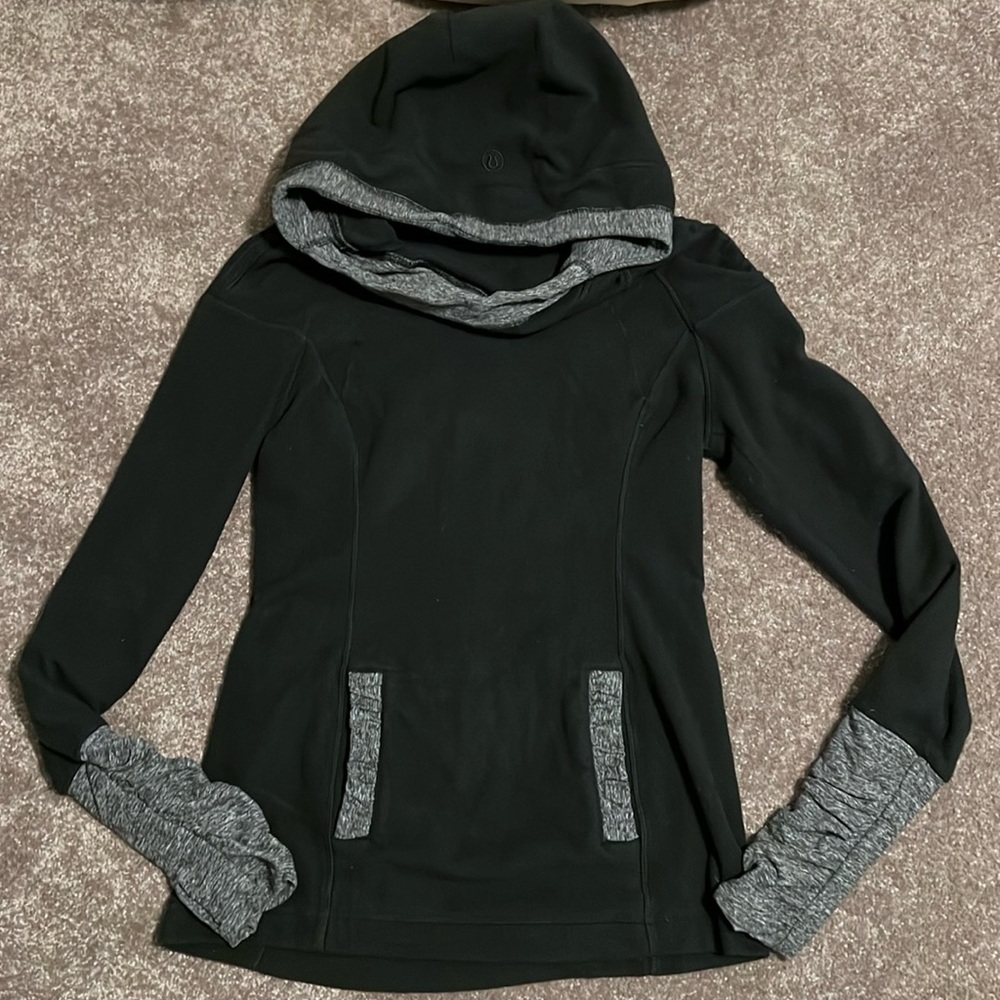 Lululemon fleece no size but I think 4